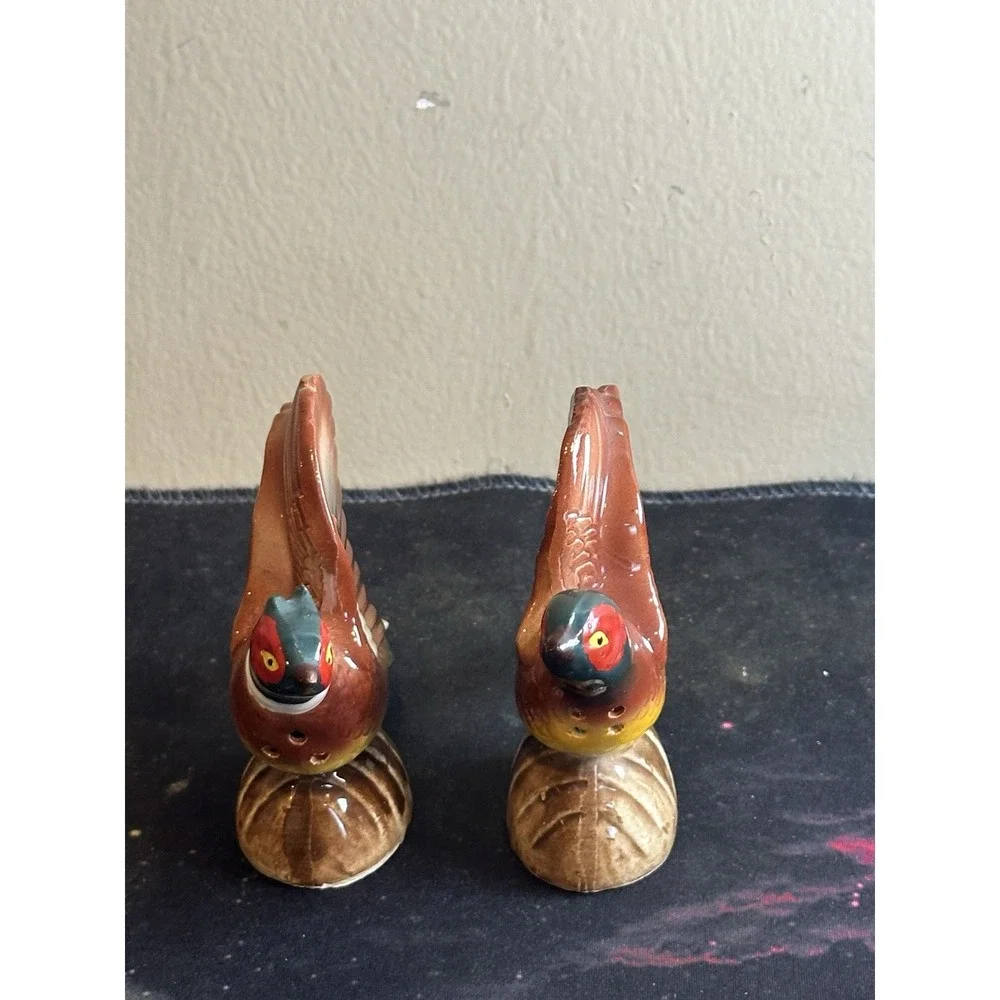 Pheasant Shaped Salt & Pepper Shakers‎